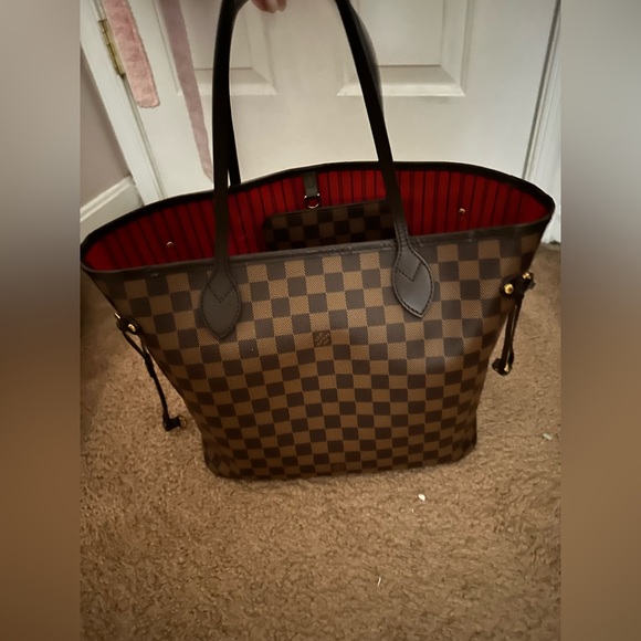 Louis Vuitton neverfull MM 2018. Comes with pouch - Picture 1 of 2
